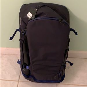 Lululemon more miles pack
